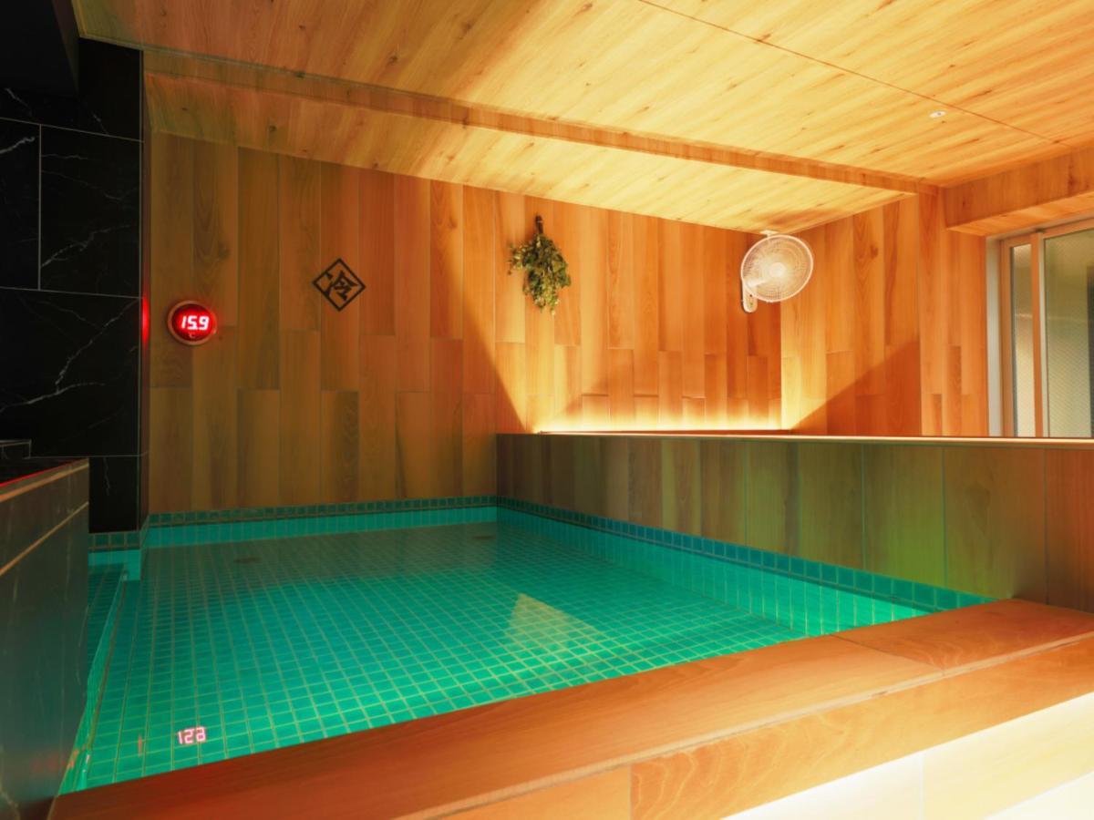 Rembrandt Cabin & Spa Shimbashi - Caters To Men Tokyo Exterior photo
